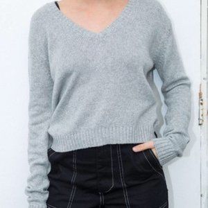 Brandy Melville Gray V-Neck Cropped Sweater